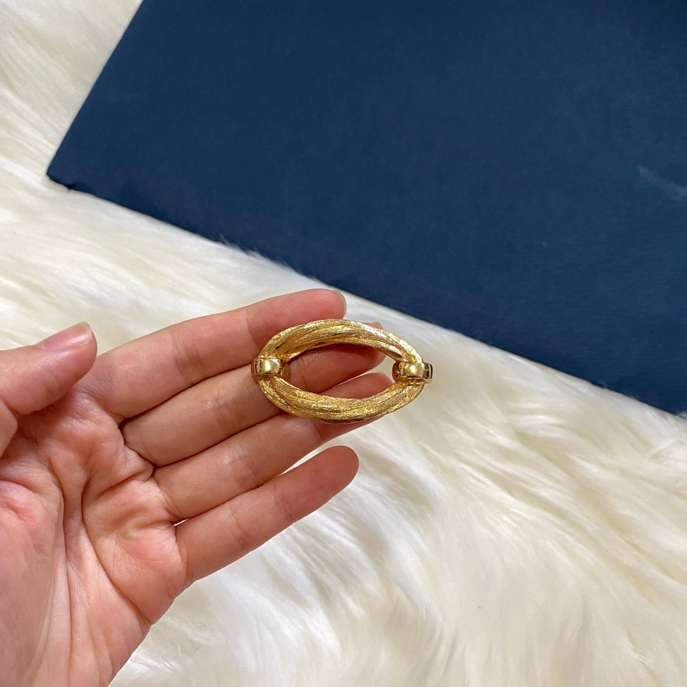 Authentic vintage Dior golden tone brooch - Picture 3 of 7